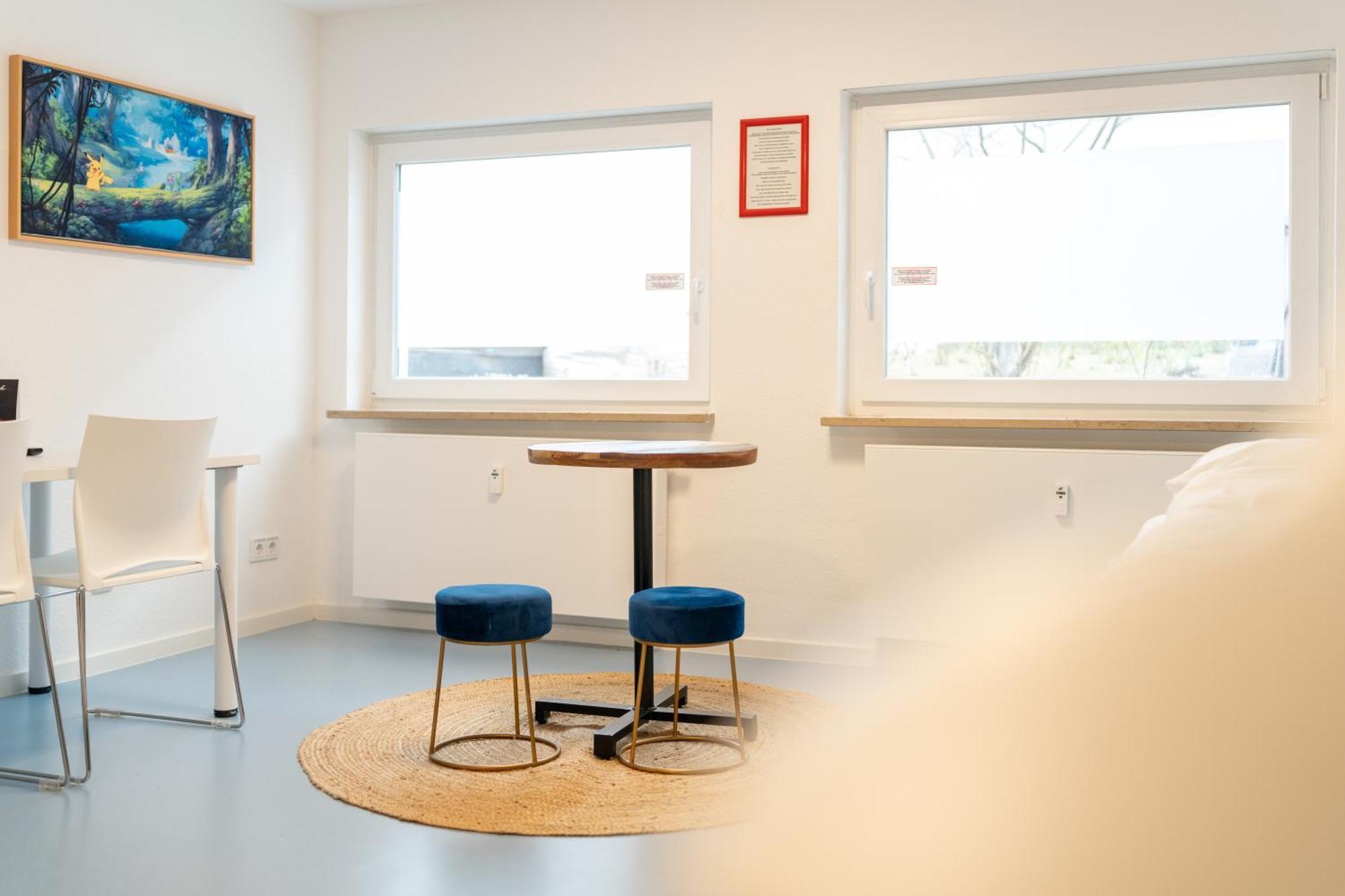 Hostel MHG Exteriör bild The waiting room of the clinic